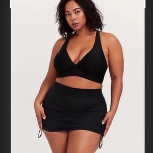 ❌SOLD❌❤️Brand NWOT HTF Torrid Swim Skirt/shorts 1 skort